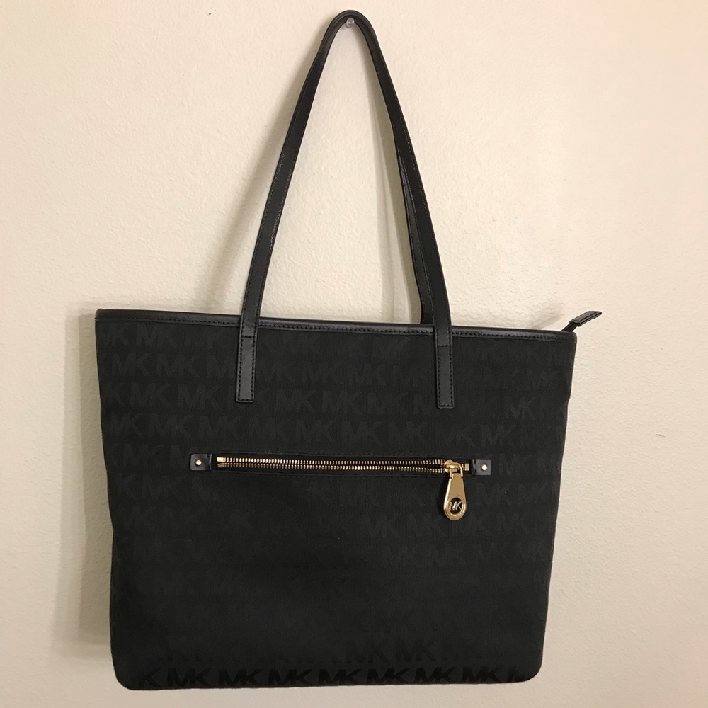 MICHAEL KORS TOTE BAG.